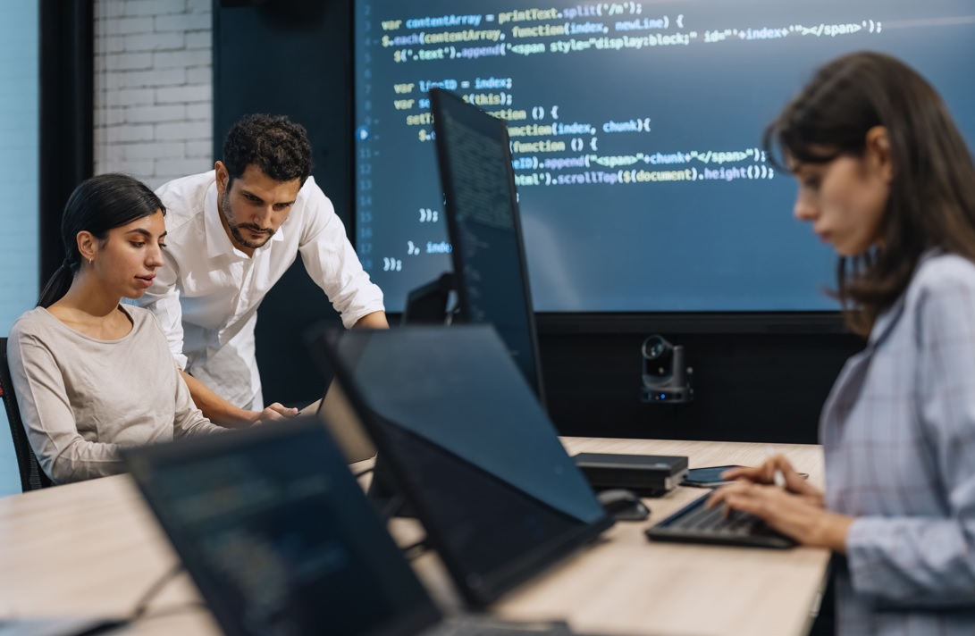 Cómo implementar inteligencia artificial en tu negocio paso a paso